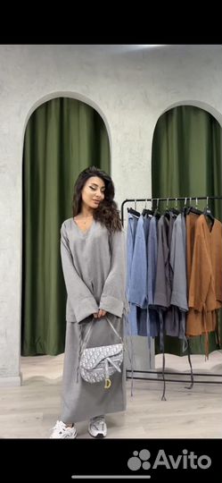 Кофта и юбка запах