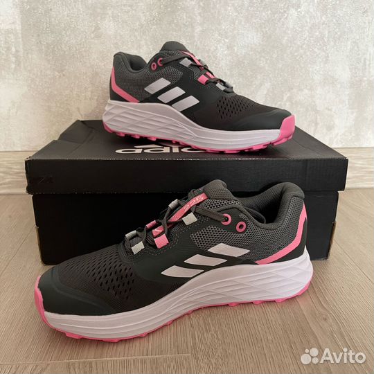 Кроссовки adidas