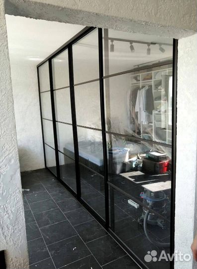 Раздвижная перегородка с матовым стеклом