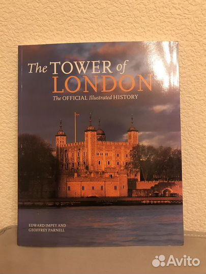 Книга о Лондонском Тауэре на англ. языке