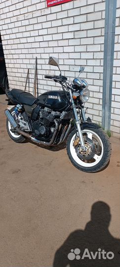 Yamaha XJR400