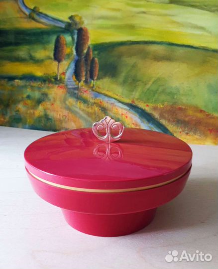 Шкатулка музыкальная красная СССР