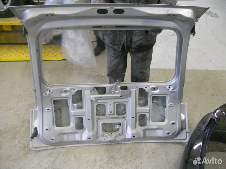 Крышка багажника Ford C-max 2003-2010г б\у