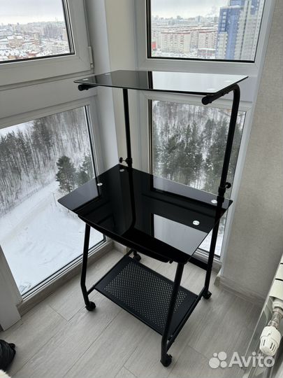 Компьютерный стол регулируемый по высоте