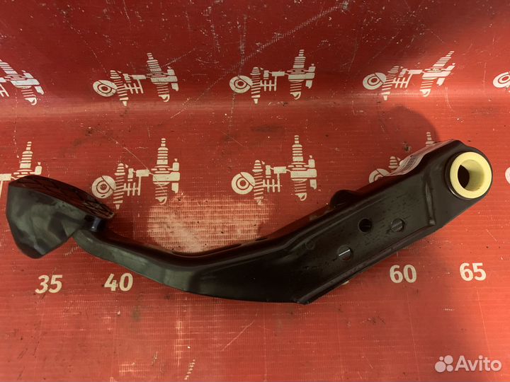 Volkswagen Polo Педаль тормоза