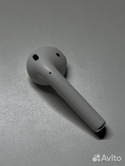 На запчасти Airpods 2 наушник правый