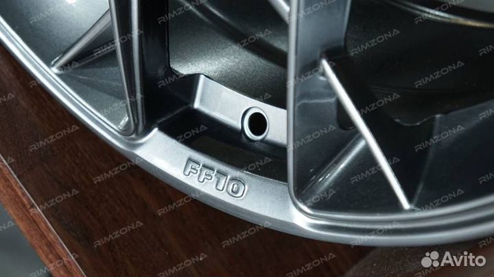 Литой диск HRE R19 5x112