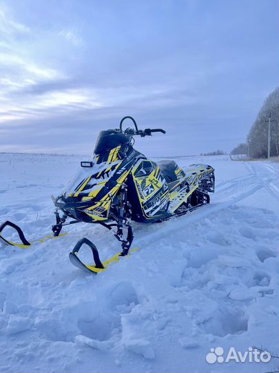BRP Ski-Doo Summit X-T3 163 800R etec