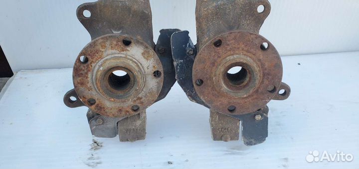 Кулак поворотный цапфа левый/прав audi A8D2 чугун