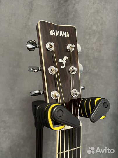 Электро акустическая гитара Yamaha FGX830C