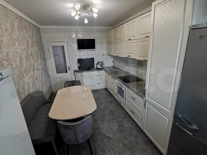 2-к. квартира, 70 м², 8/9 эт.