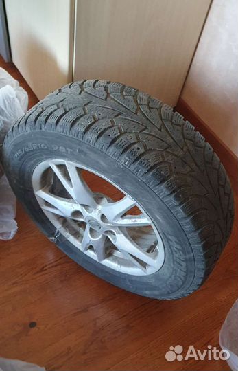 Hankook Winter I'Pike 215/65 R16