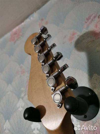 Электрогитара stratocaster с зим чехлом и комбик