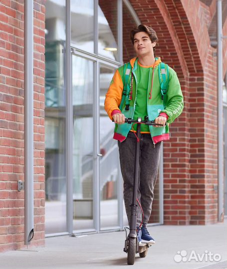 Самокатный курьер без опыта: подработка