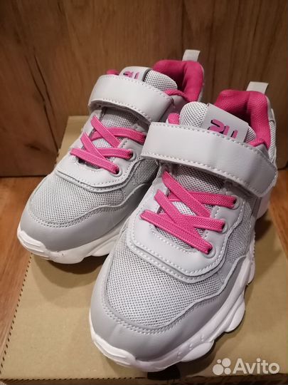 Кроссовки р-р 32