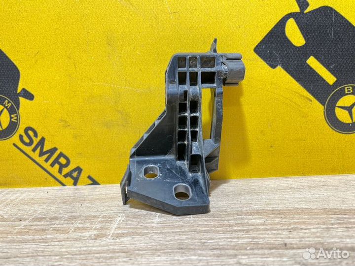 Кронштейн Mercedes Benz C W205 C205 654.920 2019