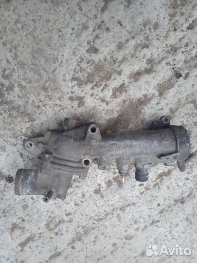 Корпус термостата Mercedes-Benz E