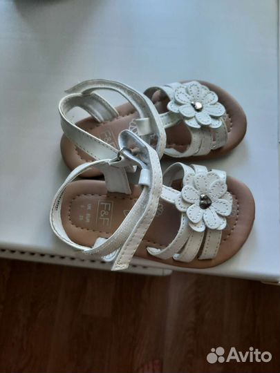 Босоножки для девочки 23