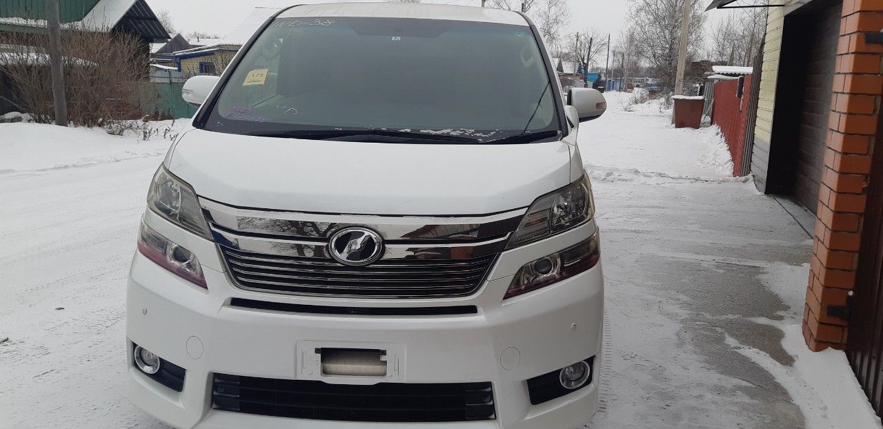 Toyota Vellfire: фото владельца