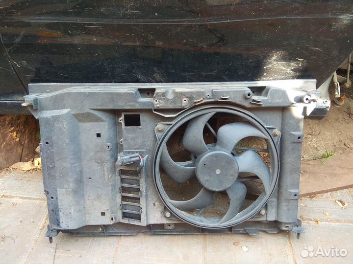 Передняя панель citroen C4 телевизор