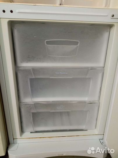 Холодильник бу indesit