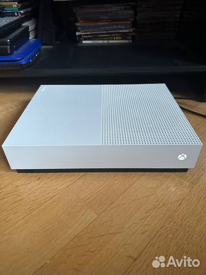 Xbox one s 1tb с играми