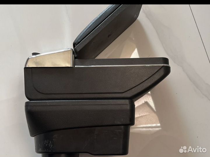 Подлокотник