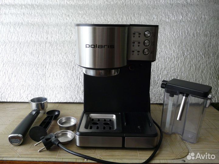 Кофеварка рожковая Polaris 1536Е