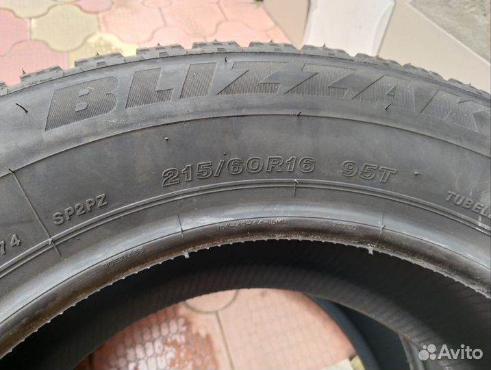 Bridgestone Blizzak Spike-02 215/60 R16 95T