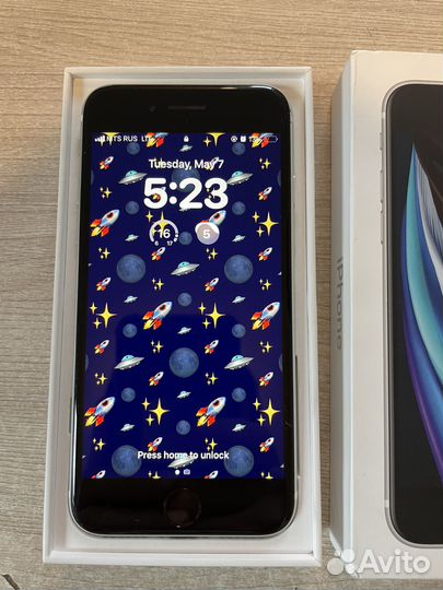 iPhone SE, 64 ГБ