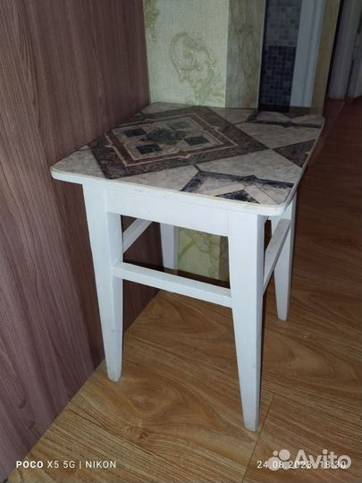 Стулья и табуреты