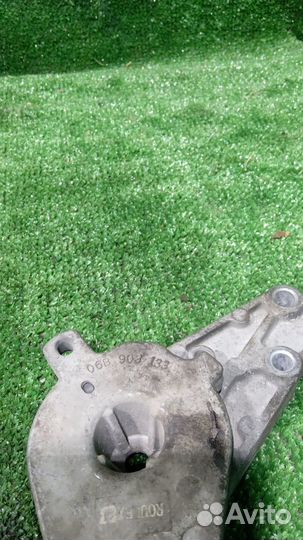 Натяжитель ремня Audi A4