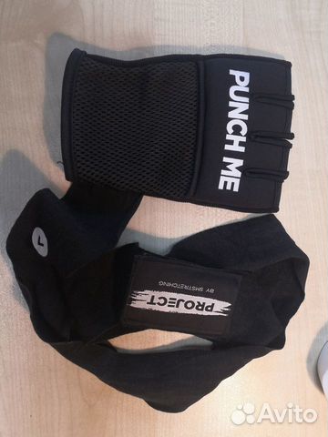 Боксерские перчатки и бинты