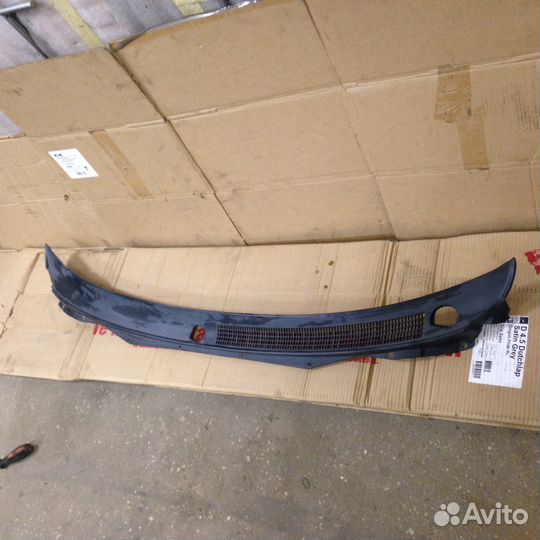 Решетка стёклоочистителей Мицубиси Паджеро Спорт 1