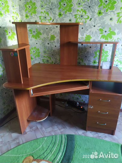 Компьютерный стол угловой