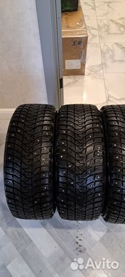 Michelin X-Ice North 3 215/55 R16