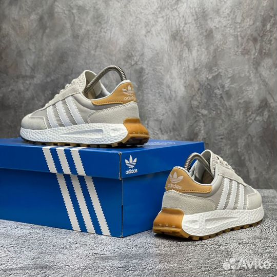 Кроссовки женские adidas