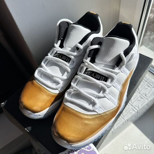 Air Jordan 11 Low Retro Closing Ceremony Gold