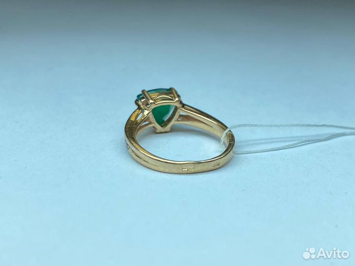 Кольцо с камнями