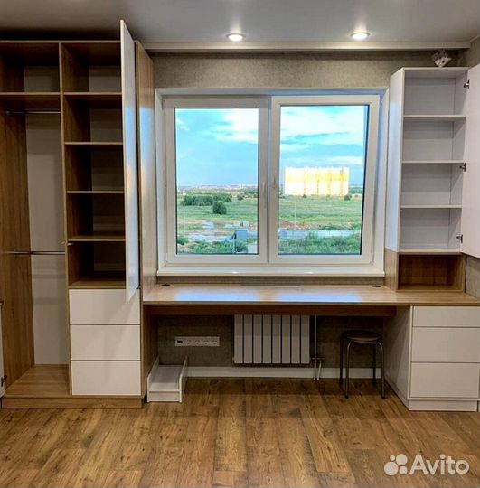 Рабочая зона у окна