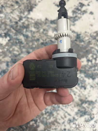 Моторчик корректора фары golf 6 галоген