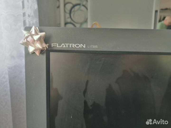 Монитор LG flatron l1730s