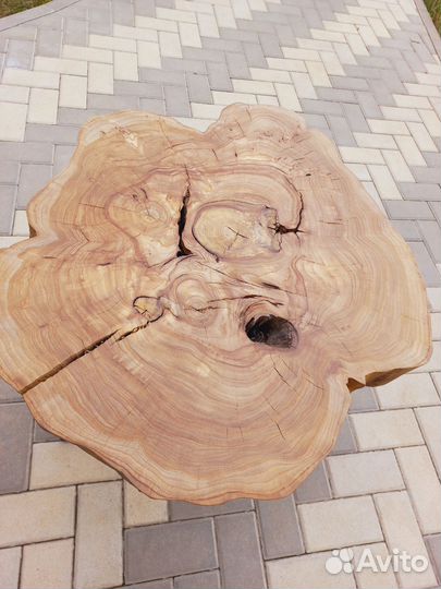 Журнальный стол, стол из карагача, стол тз дерева