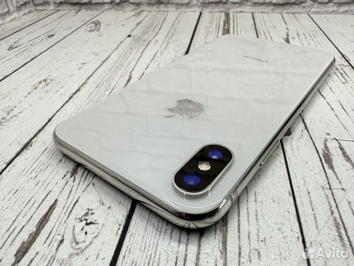iPhone X, 64 ГБ
