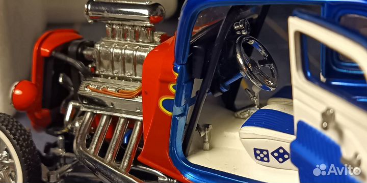 Hot Wheels Legends '34 Ford 1/24 и 1/64