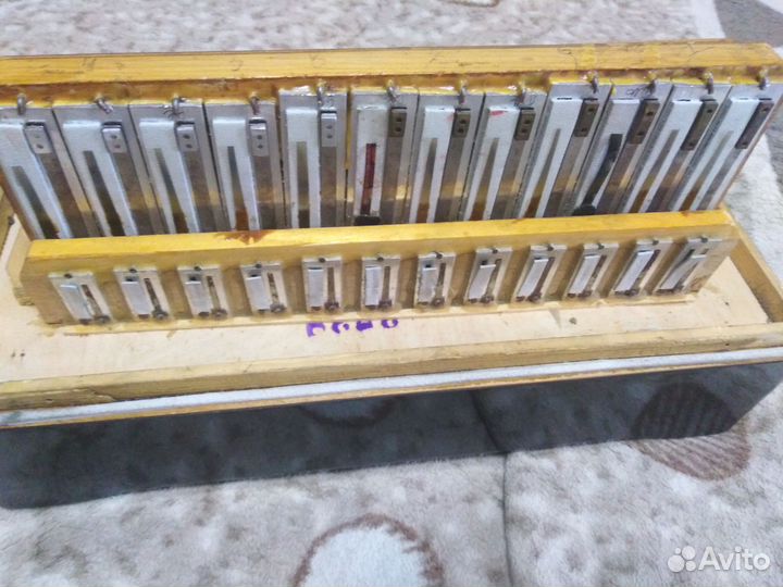 Механика баяна с резонаторами. Левая сторона