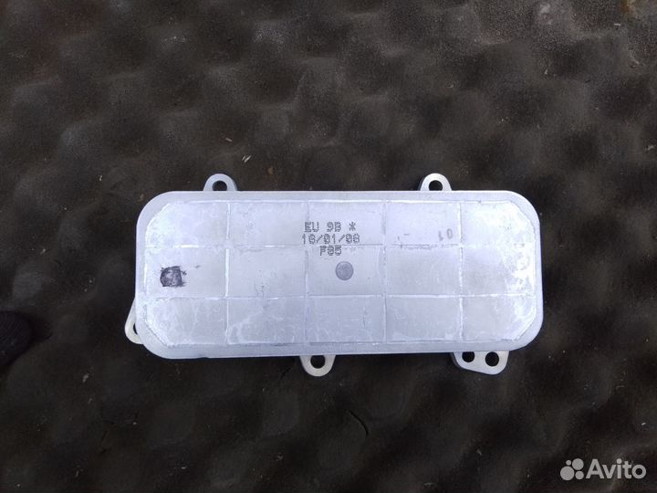 Радиатор масляный Volkswagen Transporter 2003-15