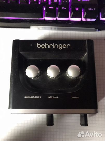 Behringer um22