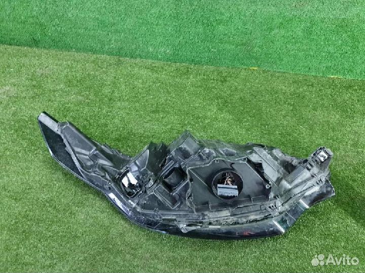 Фара левая Land Rover Discovery V