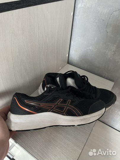 Кроссовки asics